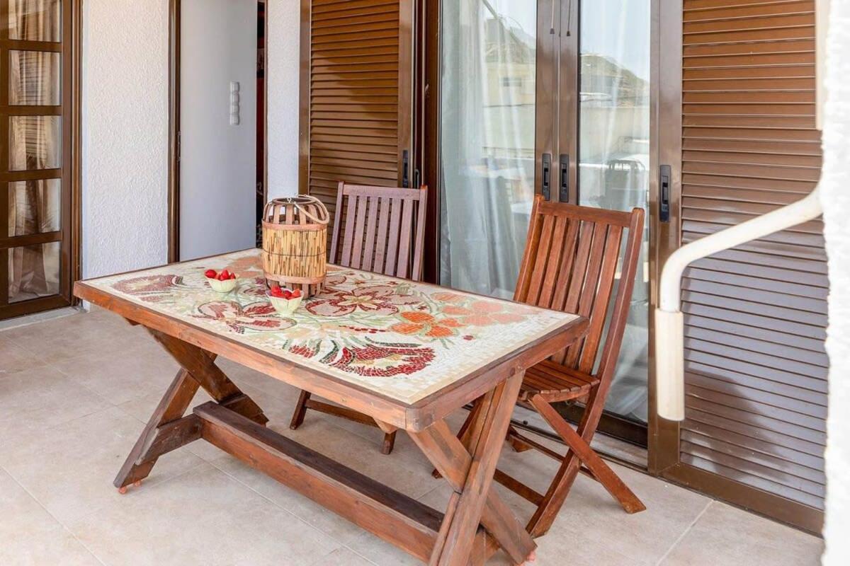 Ferienwohnung Agia Pelagia Blue Apt With Seaview 50M From Sea Exterior foto